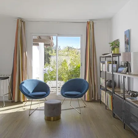 Charming House With Terrace - - Welkeys Biarritz