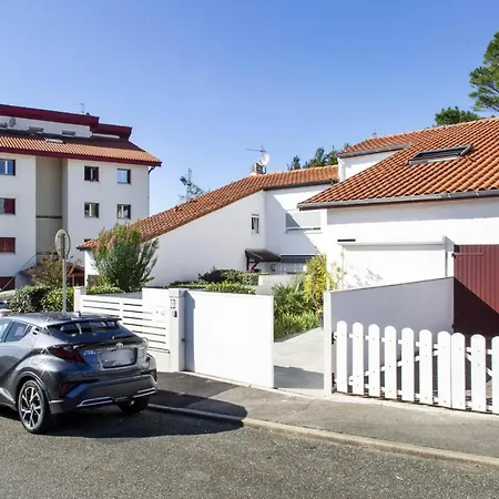 Charming House With Terrace - - Welkeys Holiday home